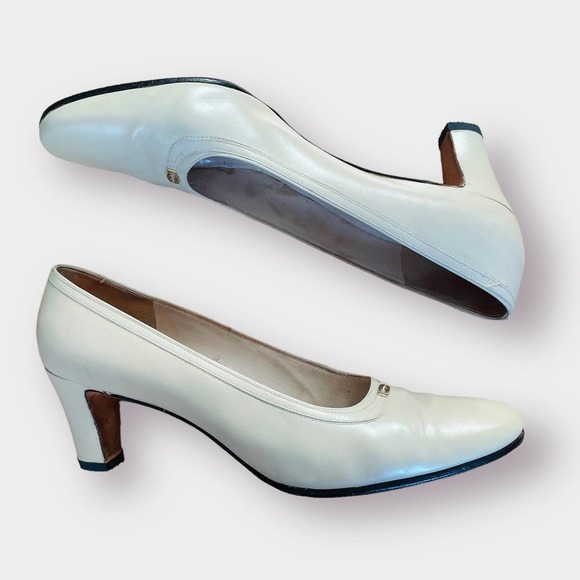 60s Ferragamo Cream Heels - Picture 1 of 8